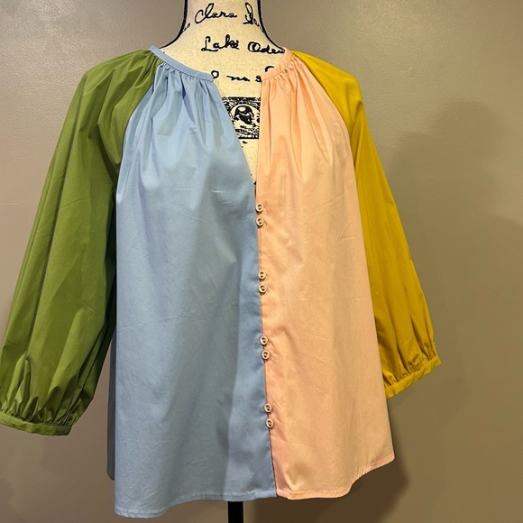 CROSBY by Mollie Burch 3/4 Balloon Sleeve Split V-Neck Button Front Rives Top - Picture 6 of 15